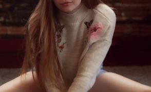 Sweater Girl Lana Lea